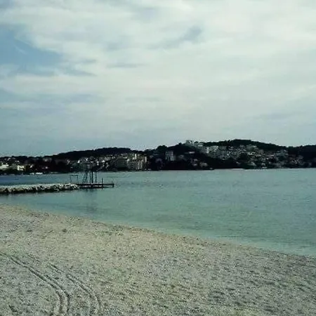 2 Bed Apartamento Trogir