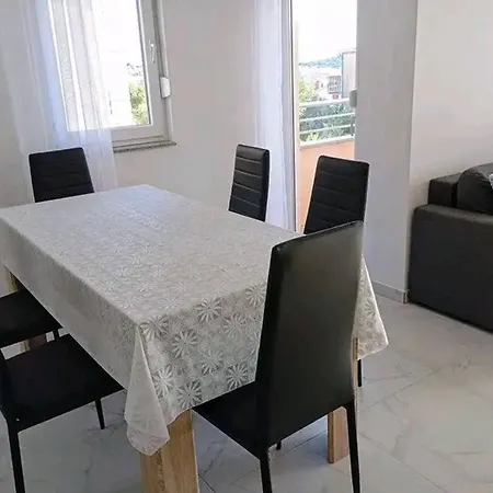 2 Bed Lägenhet