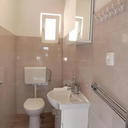 2 Bed Lägenhet